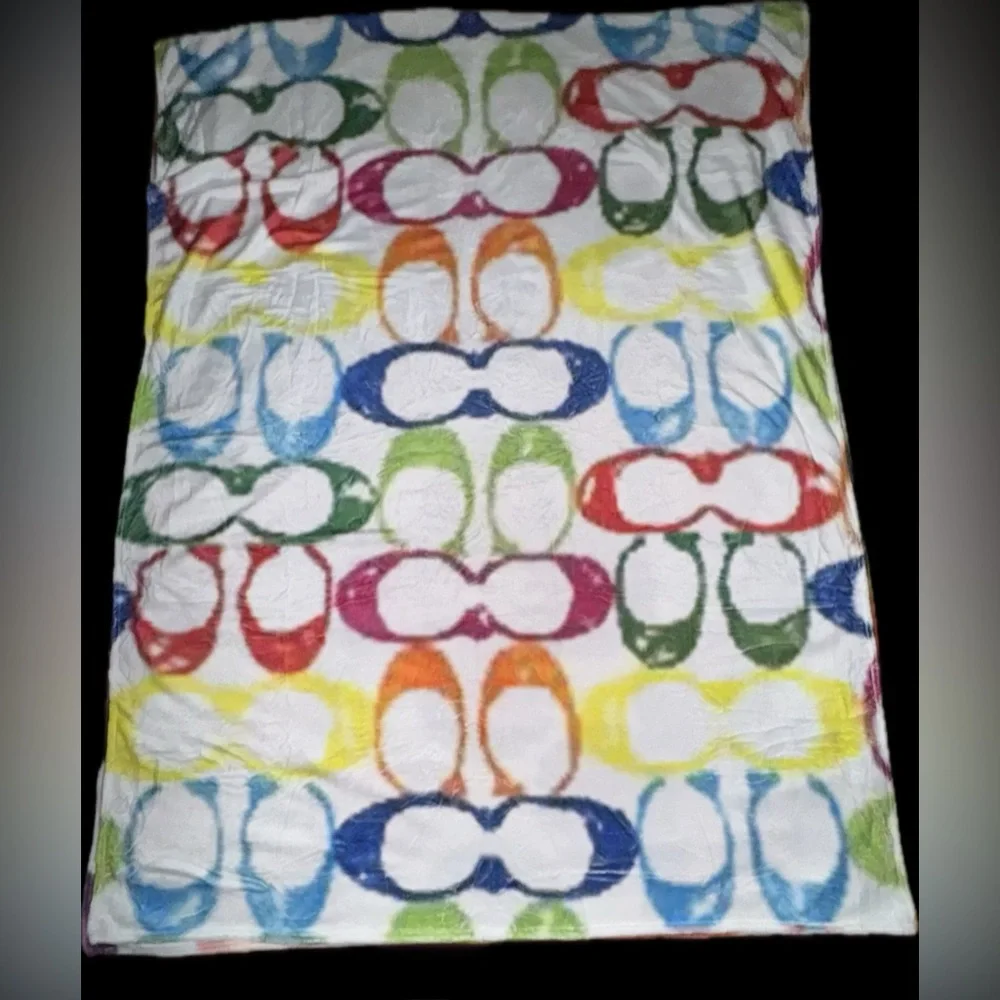 NEW RAINBOW MONOGRAM FLEECE BLANKET - Picture 2 of 4